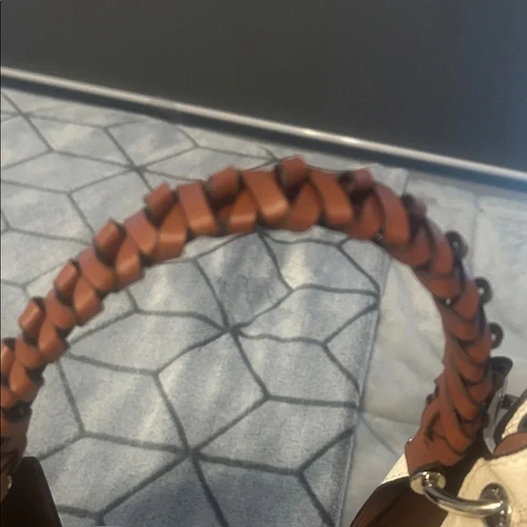 Chic White Monogram Hobo Bag - Picture 4 of 7